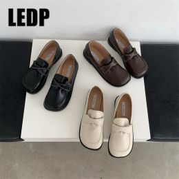 Loafers Women Loafers Vintage Round Toe Soft Leather Moccasins Female Soft Sole Nonslip Comfort Flats Ladies Fashion Outside Work Shoes