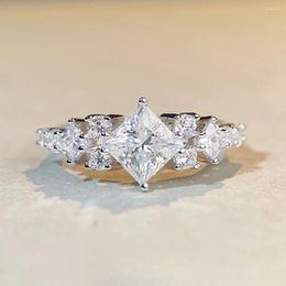 Cluster Rings S925 Silver Princess Square Bag Mosang Stone Ring For Women 6X6 Wholesale D Colour White Wedding Jewellery