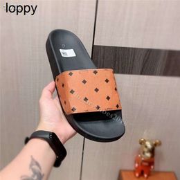 New 24ss Summer Designer Slippers Luxury Women Mens Sandal Leather Flat Slide Lady Beach Flip Flop Casual Shoes womens slippers