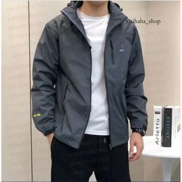 ARC Jacket Mens Designer Hoodie Tech Nylon Waterproof Zipper Jackets High Quality Lightweight Coat Outdoor Sports Men Coats 2023 565