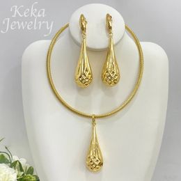 Dubai Fashion Gold Colour Jewellery Set for Women Water Drop Pendant and Earrings Choker Necklace Italian Wedding Party Accessory 240401