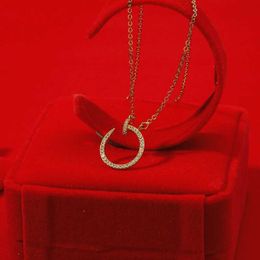 Klassische Liebe Schmuck Halskettennagel Halskette weibliche Instagram einzigartige Design Geometrisch Full Diamond Collar Kette Mode Mikro -Set Zirkon mit Logo