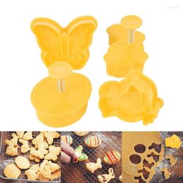 Baking Moulds 4pcs Easter Cookie Cutter Mold Cartoon Eggs Chick Biscuit Fondant Mould 3D Stamp Cake Decorating Tools