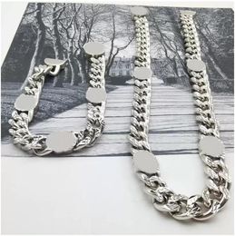 Pendant Necklaces Unisex Fashion Thick Chain Necklaces High Quality Letter Women Cuban Choker Necklace Punk Vintage Men Womens Couples Jewelry