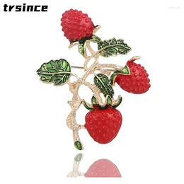 Brooches Strawberry Brooch Pins For Women Enamel Red Charming Fruits Corsage Cute Girls Party Casual Pin Gifts