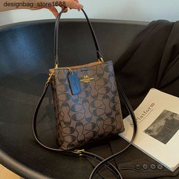 Shoulder Bag Designer American Classic Style Womens Bag Bucket New Fashion Printed Handbag Versatile Large Capacity