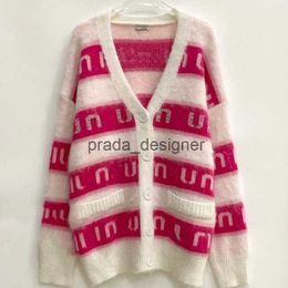 Kadın Sweaters Designer 2024 Sonbahar/Kış Yeni Tiftik Hardigan Örme Sökü gevşek ve tembel stil A-J89938