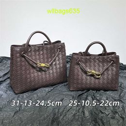 Leather Tote BottegVeneta Andiamo Bags Bai Baihes Retro Highend Woven Handbag with Metal Rope Buckle Tote Bag Single Shoulder Carrying Cross have logo HBWRTY