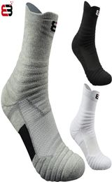 USA Professional Elite Basketball Socks Middle Knee Athletic Sport Socks Men Fashion Compression Thermal Winter Socks wholes9246222