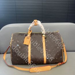 Luxury designer duffle bags, white letter handbags, handbags, shoulder bags, travel bags, gym bags, sports bags, messenger bags, large capacity bags, crossbody bags