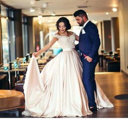 2017 Off the Shoulder Vintage V Neck Lace Appliques Ball Gown Wedding Dresses Sleeveless Floor Length Wedding Bridal Gowns7332304