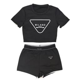 Frauen Tracksuits Designer Zwei-Stück-Set-Buchstaben drucken nackte Navel Sexy Short Sleeve T-Shirt Shorts Freizeitsportanzug runder Hals-Outfits Solid Jogging Anzug