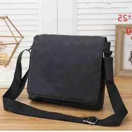 Designers Cross Body Purse Bag Men Pu Leather Briefcase Laptop Shoulder Bag Messenger Bags Brand Vintage Flower Check Handbag 29cm Work Pack