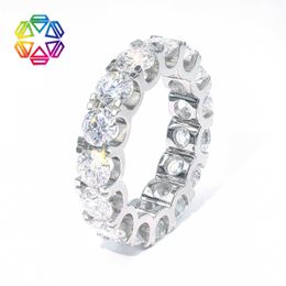 The new s925 silver inlaid D-color Mosonite ring with a circular 4/5mm mens and womens row ring is a classic trend 0ZQ3