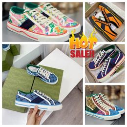 2024 New Top Luxury Tennis Sneaker Designers Canvas Casual Shoe Women Men Shoes Ace Rubber Sole Embroidered Beige Washed Denim