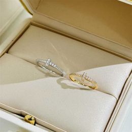 Designer original Tiffays Cross Diamond Ring Letter T Light Luxury Small and Elegant Stylish Commuting Personality