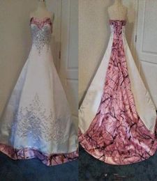 Pink Camo Wedding Dresses Embroidery Beaded Crystal Bridal Dresses White Satin Realtree Wedding Gowns with Lace up Back Court Trai9232704