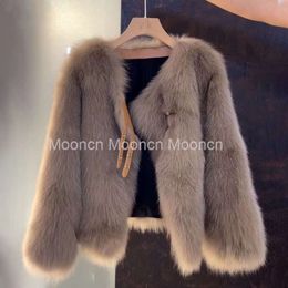 Designers distribuídos de peles de alta qualidade e ambientalmente amigáveis para mulheres 2023 Inverno novo pêlo integrado pequeno casaco perfumado para mulheres