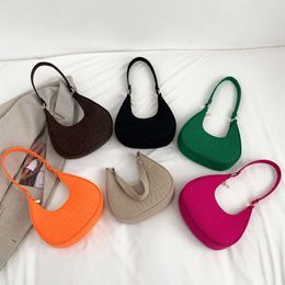 2024 Retro Leisure Womens Handbag Pure Felt Fashion Underarm Bag Senior Design Women Shoulder Bag Designer Solid Colour Dumplings Bag10a