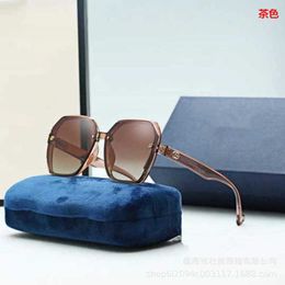 2024 New High Quality 10% OFF Luxury Designer New Men's and Women's Sunglasses 20% Off product Little Bee Polarised 7795 Round TR90 Ultralight for Women