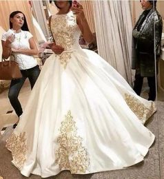 Dresses 2021 Vintage ONeck A Line Ball Gown Wedding Dresses Vestidos Vintage With Gold Lace Appliques Satin Long Bridal Gowns Custom Arab