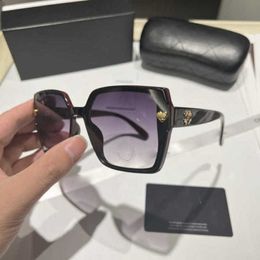 2024 10% OFF Luxury Designer New Men's and Women's Sunglasses 20% Off Love Sun Protection Small Glasses Driving Trend ins