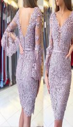 2021 Sexy Women Cocktail Dresses V Neck Lilac Long Sleeves Sheath Prom Dress Knee Length Lace Appliques Beads Party Dress Plus Siz1923600