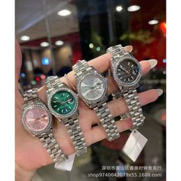 87 Lao Jia Diário Conjunto de disco de diamante Banda de aço da moda Women's Watch