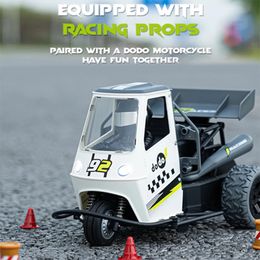 S810 Three Wheels RC Motorcycle With Light Spray 24G Remote Control Electric High Speed Emulation Motorcycles Toys For Kids 240327