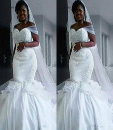 2020 New Cheap South African Plus Size Mermaid Wedding Dresses Off Shoulder Lace Appliques Beaded Arabic Sweep Train Formal Bridal2363951