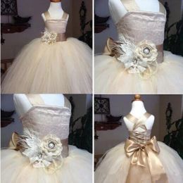 Dresses 2020 Vintage Kids Formal Wear Lace Champagne Girls Pageant Gowns Spaghetti Straps Puffy Tulle Ball Gown Flower Girls Dresses For W