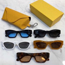 2024 New High Quality luxury designer sunglasses New Luo Yijia Cat's Eyes Butterfly Street Photo Online Red INS Same Personalised Sunglasses