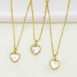 Pendant Necklaces 10 Pieces Heart Shape Necklace White Shell Jewelry Fashion 90239