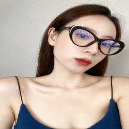 High quality fashionable luxury designer sunglasses Plain Face Eyeglass Frame Women's Black Temperament Gold Border Cat Eye New Myopia Glasses with Advanced Sense