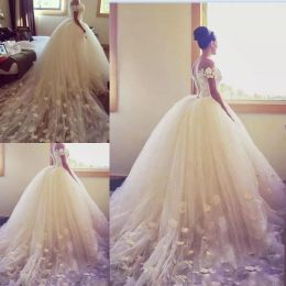 Dresses Ball Gown Wedding Dresses Off The Shoulder Handmade Appliques Beach Wedding Dress Long Train Tulle Back Lace Up Bridal Gowns