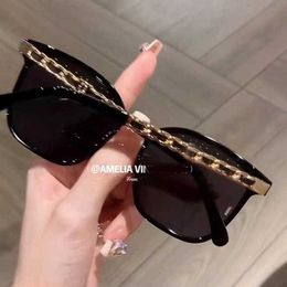New luxury designer High version 0758 are versatile with large frame display and small travel experience. Prepare high beauty sunglasses