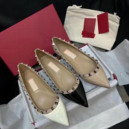 Designer Women's Flat Sandals Studded Pointed Toe Shoes Summer Designer Classic Brand Black Gold Matte Genuine Leather Red Shiny Wedding Shoes 34-44