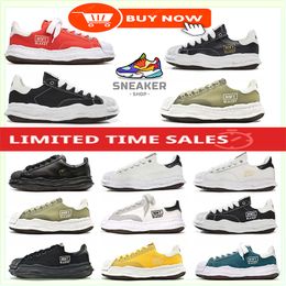 Designer shoes Men Women Designer Casual Shoes Low Top Leather Sneakers White Dust Cargo Clear Pink Brown Desert Grey Mens Womens Outdoor Trainers