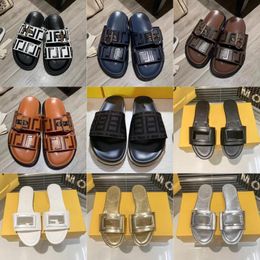 Flipers de grife para feminino mass moda moda clássica casual plana de verão praia sapatos homens arranhões de couro sandálias planas lâminas de cor sólida plataforma sliders de plataforma