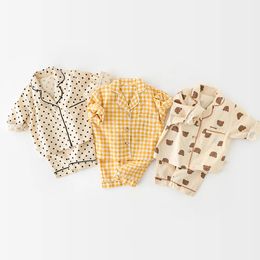 Spring Baby Pijama Conjunto de peito solteiro meninos dorminhocos vestem roupas dentro de casa 240325