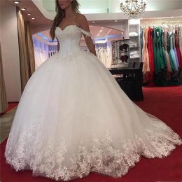 Dresses White Off Shoulder Wedding Dresses Sleeveless Tiered Ruffle Bridal Gowns With Applique Back LaceUp Sweep Train Custom Made Weddin