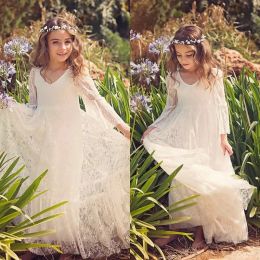 Dresses Country Boho Flower Girls Dresses V Neck A Line Floor Length Bell Sleeves Vintage Champagne Lace Kids Dresses for Wedding