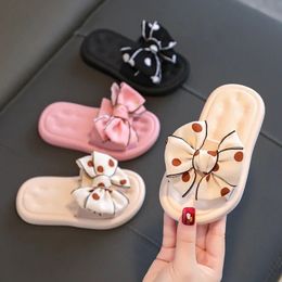 Childrens Slippers Summer Girls Sandals Babys Bow Knot Antiskid Outer Wear Soft Soled Beach Shoes Kids Footwear 240402