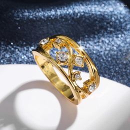 Cluster Rings Dazzling Fashion Gold Color Engagement Ring For Women Sparkling Metal Inlaid Zircon Stone Wedding Party Jewelry Gifts