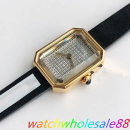 Black gold sugar, women's watch, equipped with imported quartz movement, sapphire glass mirror, because of this shape is also known as sugar watch. Size 19.7 15.2mm