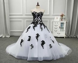 White and Black Ball Gown Gothic Wedding Dress Sweetheart Dropped Waist Women Vintage Non White Bridal Gown8568004