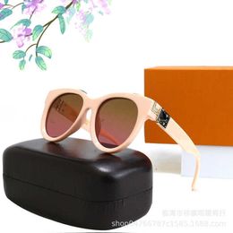 2024 Designer fashion New luxury designer Trendy polarized for women colorful and versatile glasses mesh red cat eye sunglasses 6096
