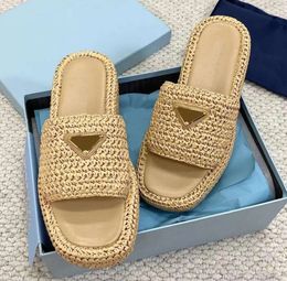 New Prad Triangle Straw Weave Slipper Sandal Platform Raffias Slippers Designer Womans Mens Summer Flat Heel Casual Flip Flops Outdoors Pool Sliders Beach S325