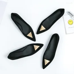 Casual Shoes 2024 Spring Flat Female Pointed Shallow Mouth Single Soft Sole Suede Metal Decoration Simple Women's