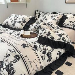 Bedding sets designer bedding sets New Hepburn style black lace sketch washed four-piece bedsheet three-piece quilt set bed wash cotton home Bed sheets